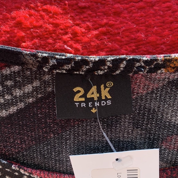 Brand New 24K Red Top❣️ - Picture 4 of 4